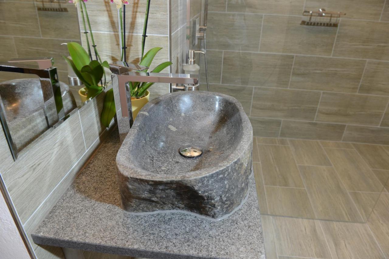Auszeit Vienna Wellness Apartment Екстериор снимка