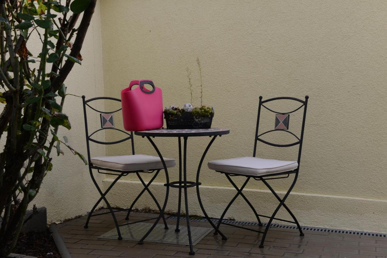Auszeit Vienna Wellness Apartment Екстериор снимка